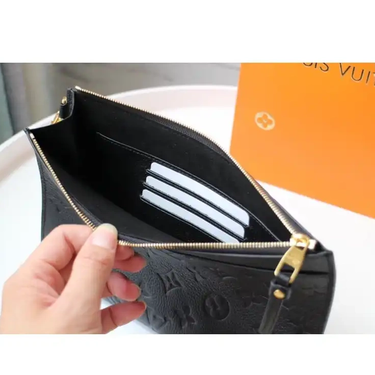 LV 20B570026 Bags 0523